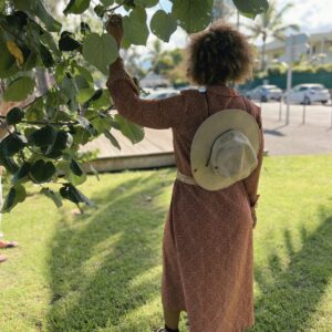 Style bohème chapeau et robe à Fripe Paradise.